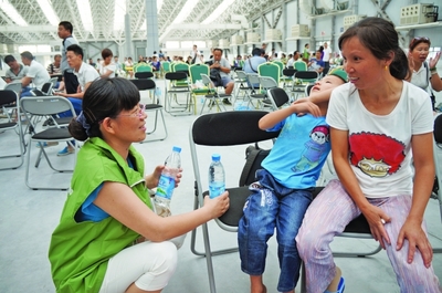 昆山工厂爆炸 百余名心理咨询师组建志愿队伍，为一线人员提供心理援助